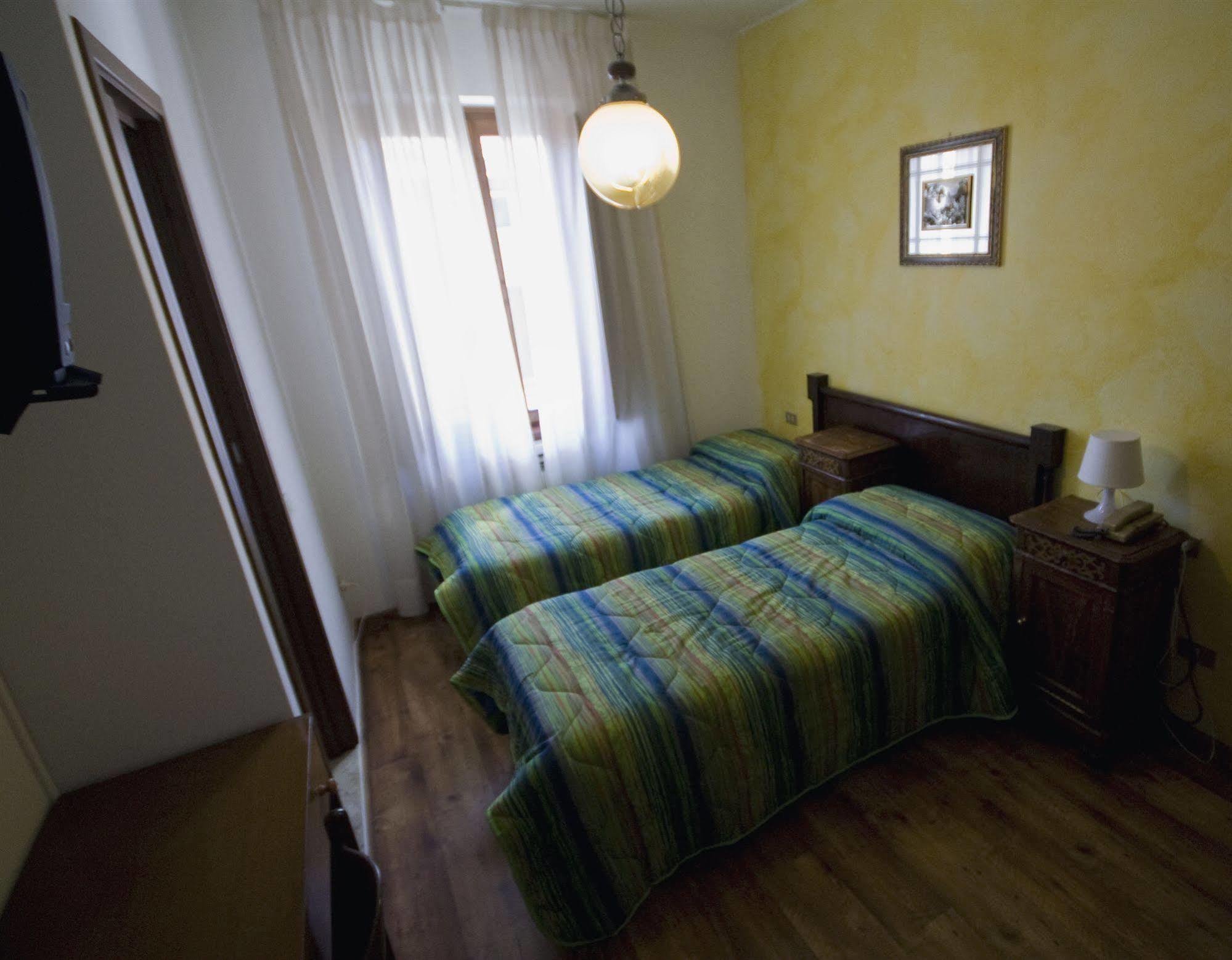 B&B Edelweiss Castione della Presolana Exteriör bild