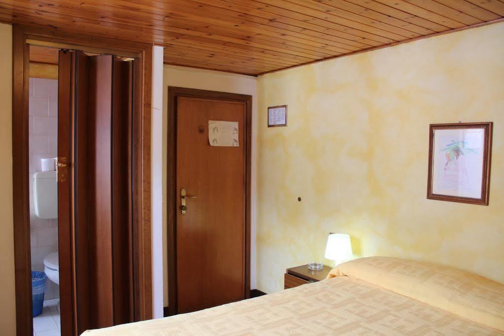B&B Edelweiss Castione della Presolana Exteriör bild