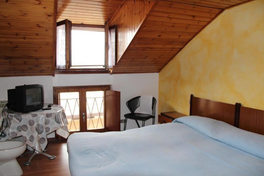 B&B Edelweiss Castione della Presolana Exteriör bild